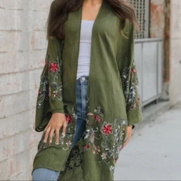 Floral Embroidered Kimono / Cardigan / Duster  P2P 24” L 38” New Boutique - Picture 1 of 14